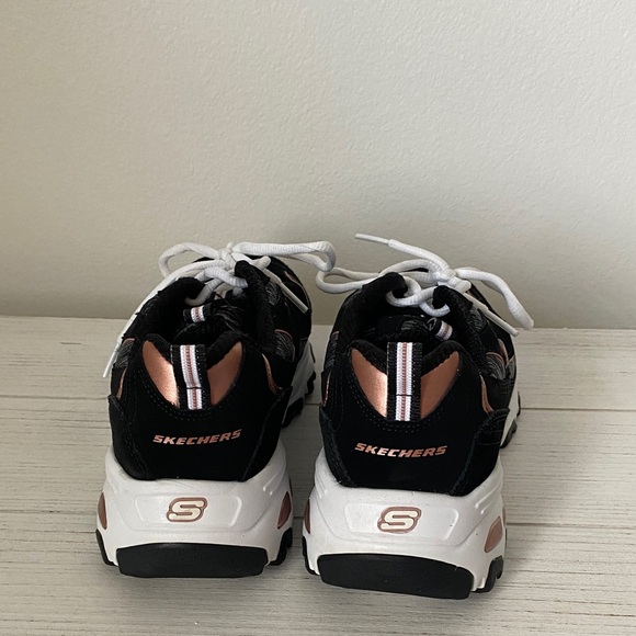 Skechers Black and White Athletic Shoes wide fit - Picture 6 of 7